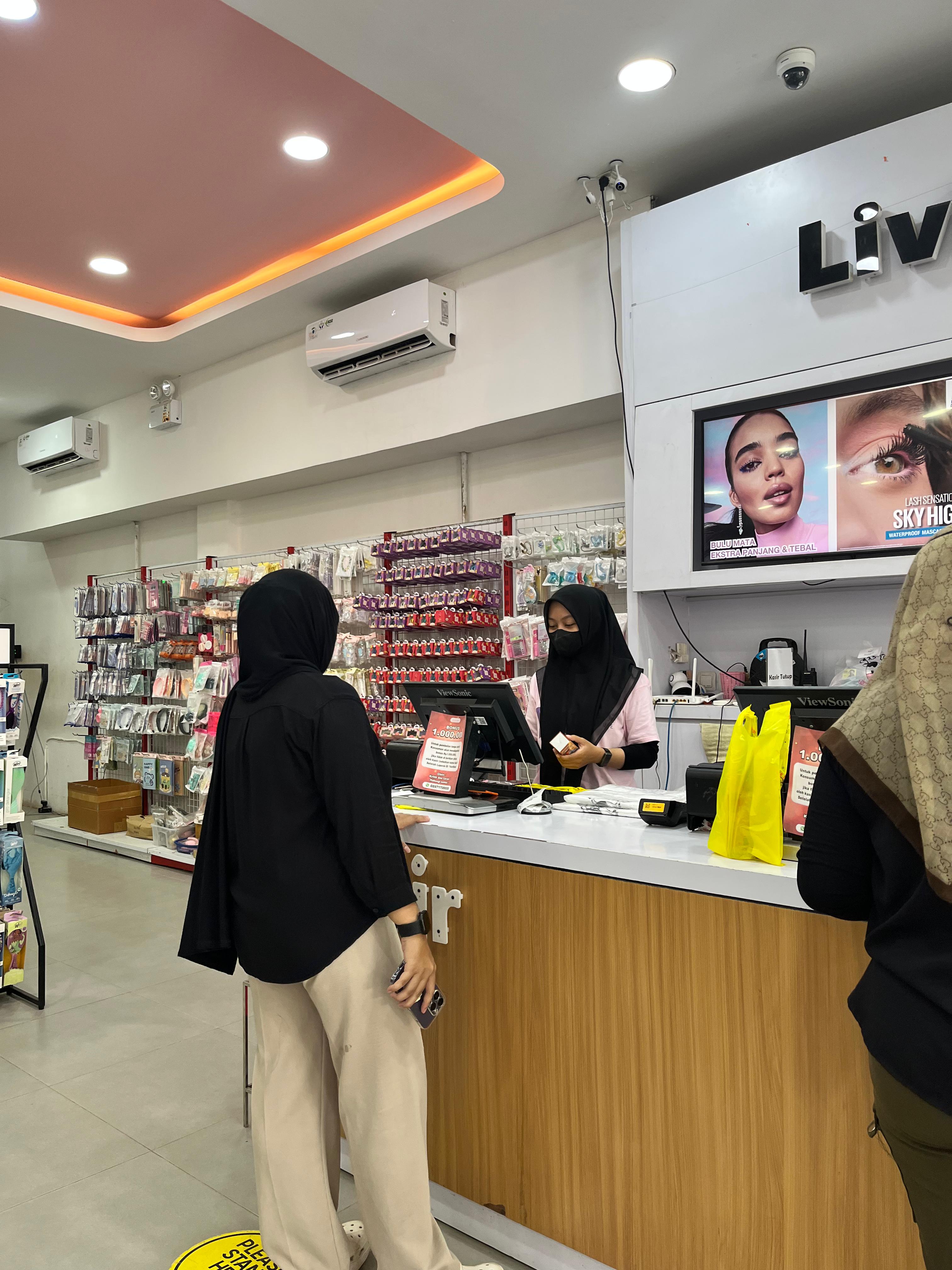 Customer Queue Model